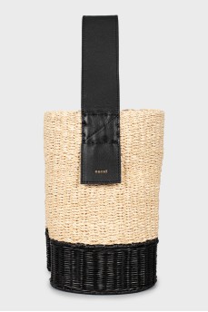 Плетена сумка-відро з биркою