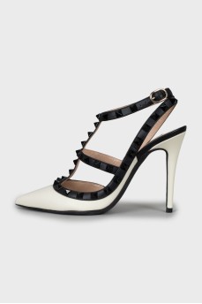 Босоніжки Rockstud з биркою