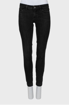 Черные джинсы skinny fit на низкой посадке