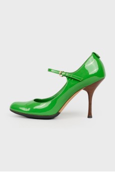 Зелені лакові туфлі на шпильці
