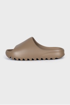 Коричневі шльопанці Yeezy Slide