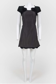 Вінтажна міні-сукня з фігурною горловиною