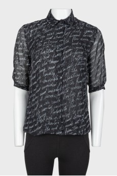 Полупрозрачная рубашка-блузка с текстовым принтом