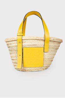 Плетеная сумка с ярким лого