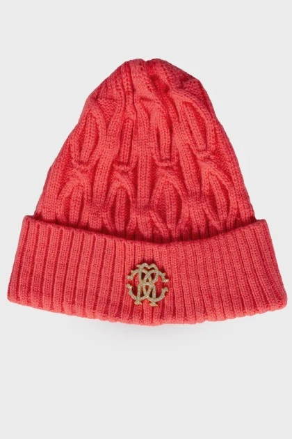 Яскраво-рожева шапка з логотипом бренду