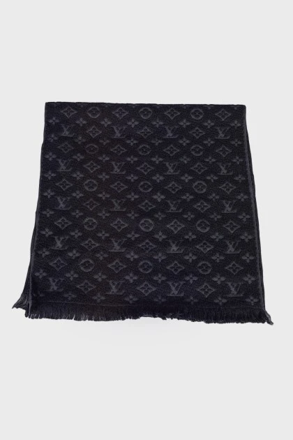 Черный шарф с лого бренда