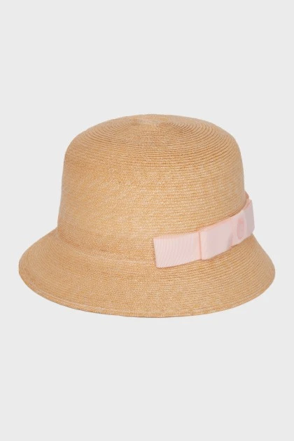 Солом'яний капелюх з рожевим бантом