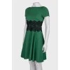 Зелена сукня з мереживом