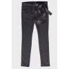 Черные джинсы с текстильным поясом