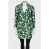 Пальто с зеленым принтом