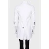 Белое пальто с асимметрией