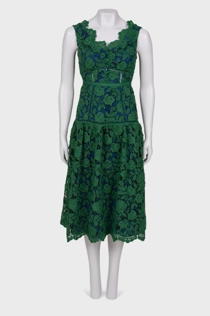 Платье с зеленым кружевом