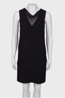 Черное платье  с полупрозрачной вставкой на груди