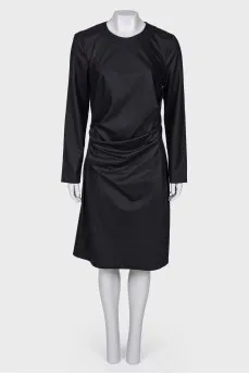 Черное платье с драпировкой с биркой
