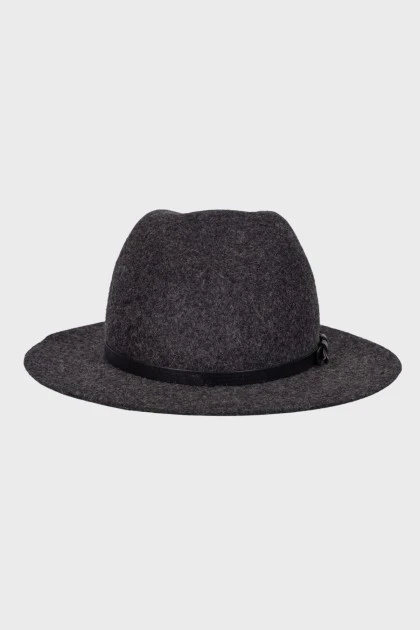 Темно-сірий вовняний капелюх
