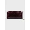 Лаковий гаманець у вишневому кольорі
