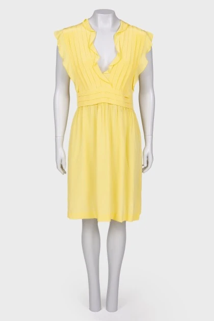 Желтое шелковое платье