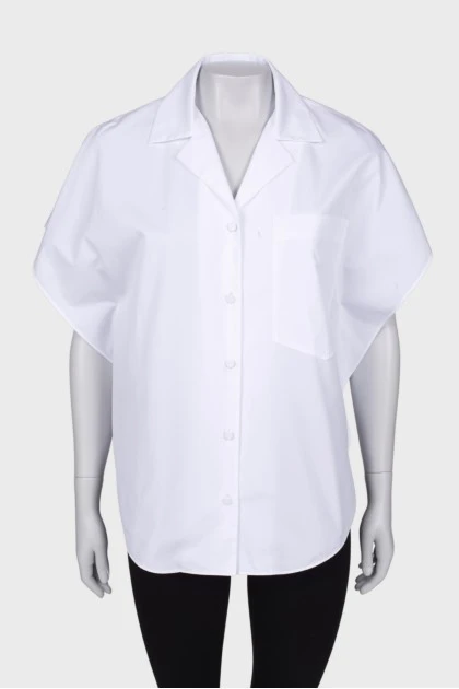 Белая рубашка с карманом с биркой