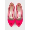 Розовые лакированные туфли на шпильке