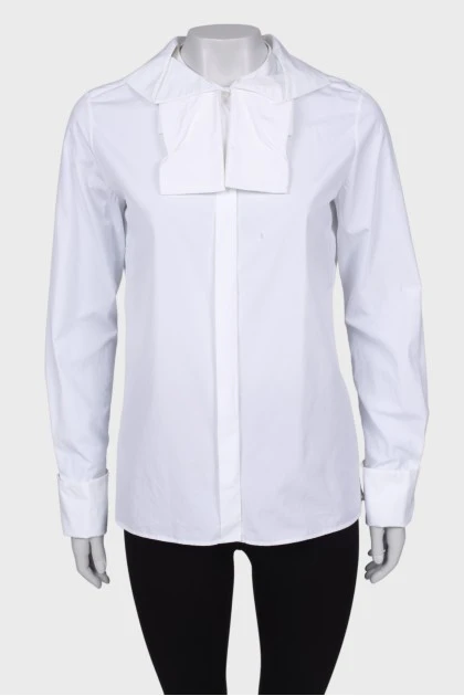Белая рубашка из хлопка