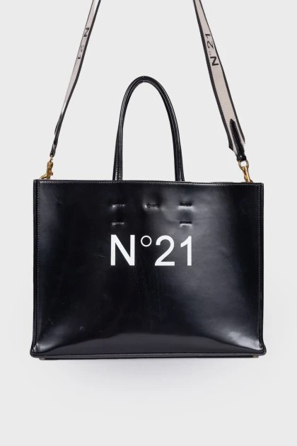 Кожаная сумка с логотипом бренда
