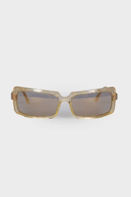 Золотистые солнцезащитные очки