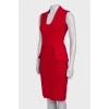 Червона сукня з баскою