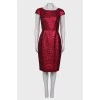Красное блестящее платье-футляр