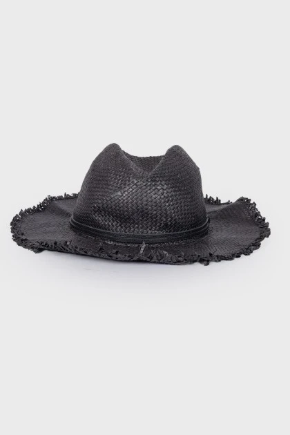 Черная плетеная шляпа