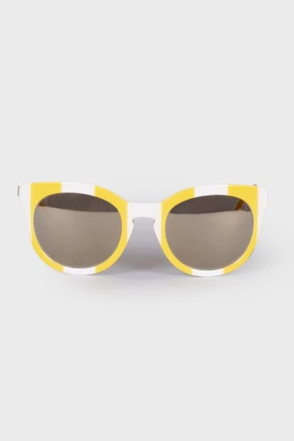 Солнцезащитные очки в полоску