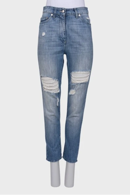 Голубые джинсы с эффектом рваных и потертых