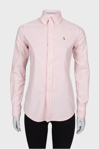 Розовая рубашка в полоску