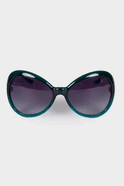 Солнцезащитные очки бирюзового цвета