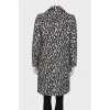 Пальто в черно-белый леопардовый принт