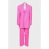 Классический костюм розового цвета