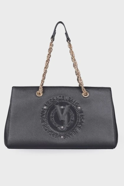 Чорна шкіряна сумка з лого бренду