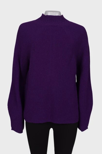 Фіолетовий светр вільного крою