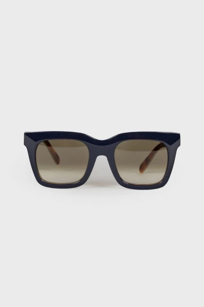 Темно-синие солнцезащитные очки