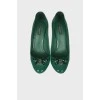 Зелені туфлі зі стразами