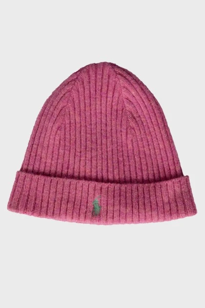 Шерстяная шапка розового цвета 
