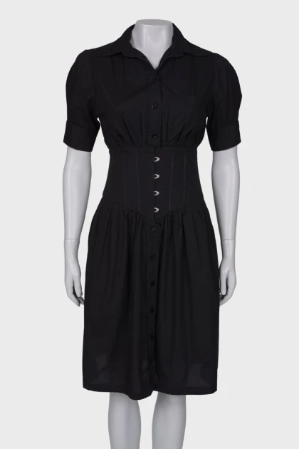 Черное платье с имитацией корсета