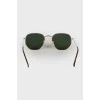 Солнцезащитные очки с зелеными линзами