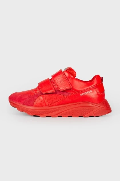 Комбіновані кросівки червоного кольору