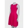 Плісирована сукня яскраво-рожевого кольору
