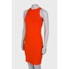 Яскраво-помаранчева сукня облягаючого крою