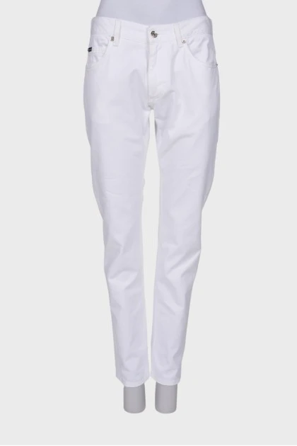 Белые джинсы прямого кроя 