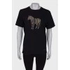 Чорна футболка з принтом зебра
