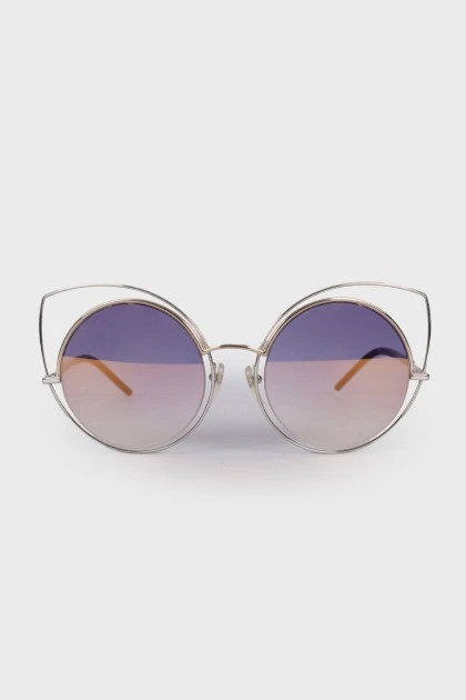 Сонцезахисні окуляри зі сріблястою оправою