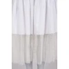Белое платье с плиссированным подолом