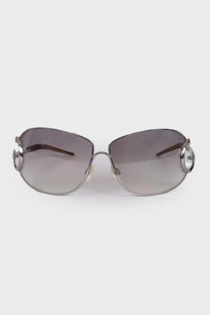 Сонцезахисні окуляри зі сріблястою фурнітурою